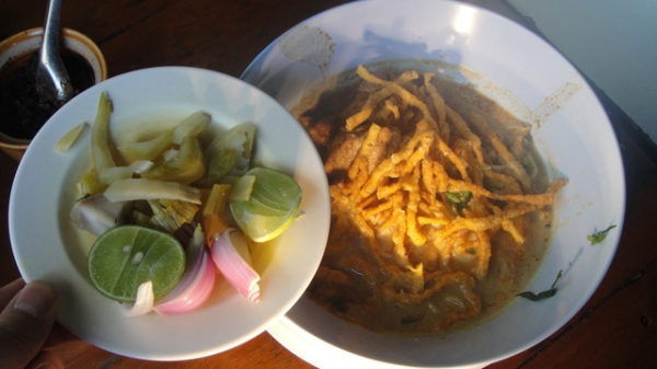 (美食 泰國 清邁) Kao Soi Sa Mer Jai ~ 必吃清邁麵
