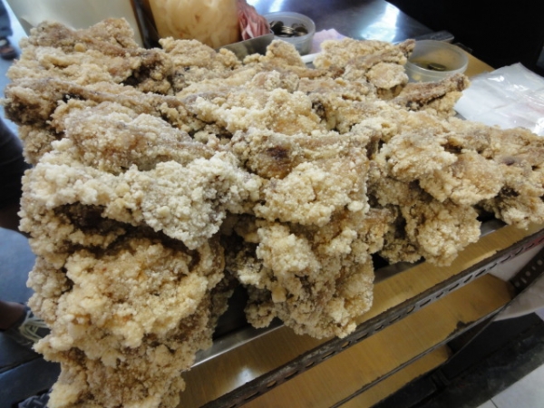 (美食 屏東市) 屏東觀光夜市 ~ 必吃獨門豬頭飯 + 情人果冰創始店