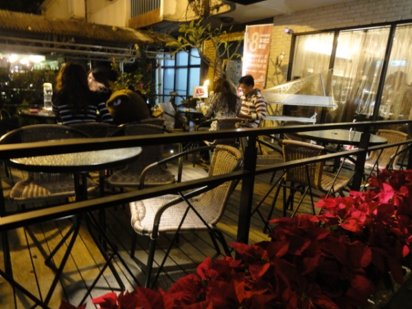(美食 台北 忠孝敦化站) Eat Eat Pasta (意義) ~ 藝人簡沛恩開的義大利麵店