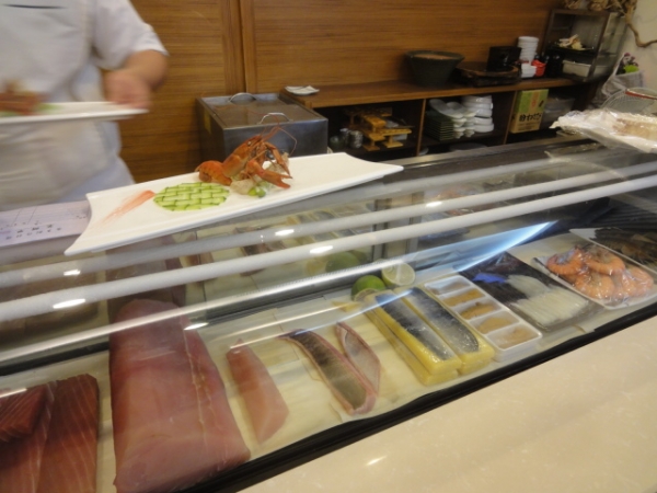 (美食 屏東市) 喜久日本餐廳 ~ 可以吃到整隻龍蝦, 蝦膏味道超濃的味噌湯!