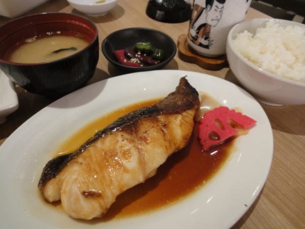 (美食 曼谷 Chitlom站) 本物壽司 Honmono Sushi ~ Central Chitlom百貨內平價日菜