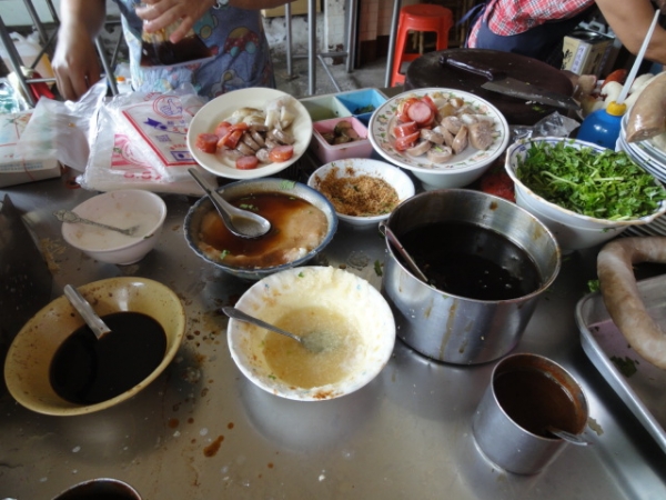 (美食 屏東) 72年東港正宗肉丸 ~ 第二市場超便宜銅板小吃