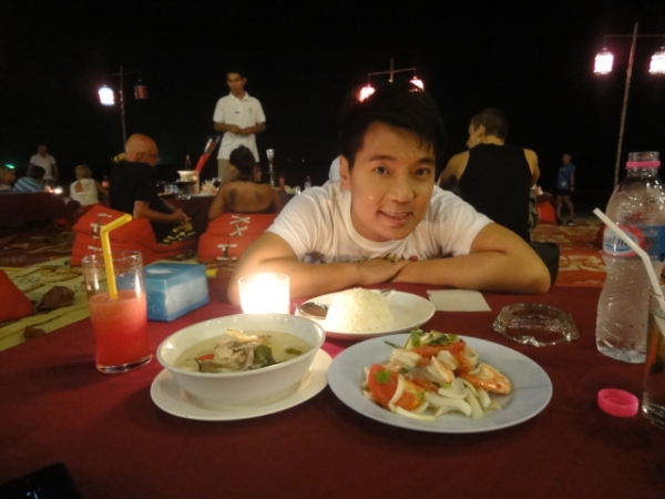 (美食 泰國 沙美島) Silversand Restarant ~ "躺"在沙灘上嗑海鮮