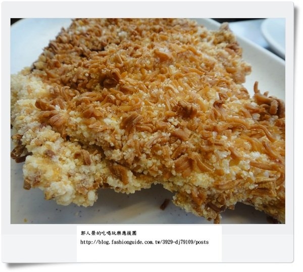 (美食 台南) 食香客雞會站~ 你有吃過泡麵包雞排嗎? 大推~
