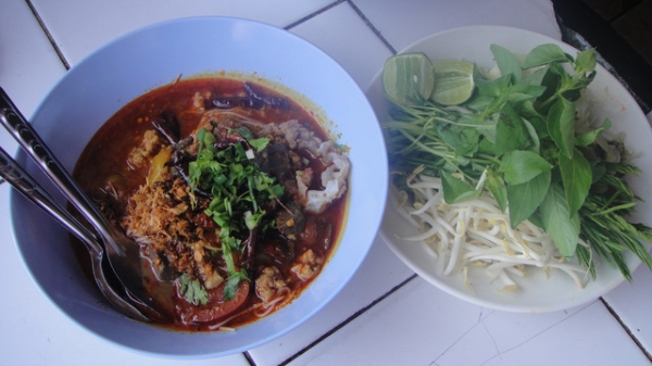 (美食 泰國 清邁) Kao Soi Sa Mer Jai ~ 必吃清邁麵