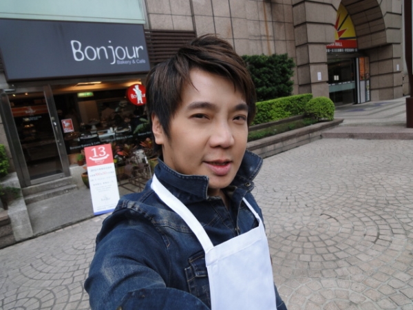 (美食 ~ 台北六張犁站) 朋廚烘焙坊 ~ 帥哥型男Michael師傅的混血麵包魂