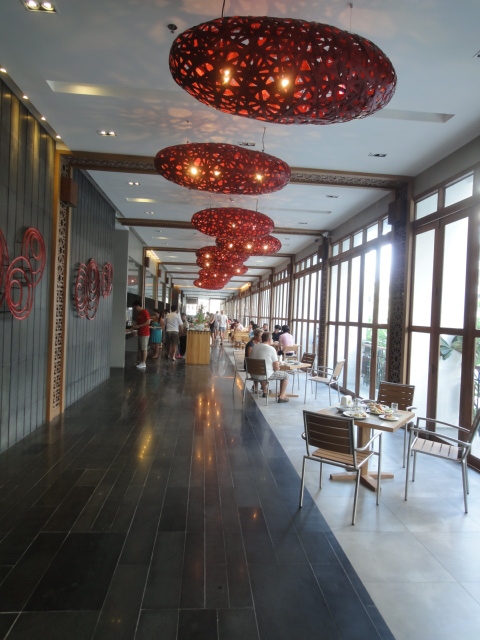 (住宿 泰國 芭堤雅) Welcome World Beach Resort & Spa (房間早餐篇) ~ 無敵泳池夕陽美景度假村