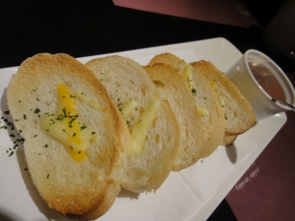 (美食 台北 忠孝敦化站) Eat Eat Pasta (意義) ~ 藝人簡沛恩開的義大利麵店