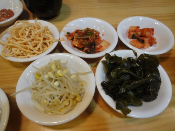 (美食 台北 中山站) 韓之棧 ~ 味道平平但超划算的韓式食堂