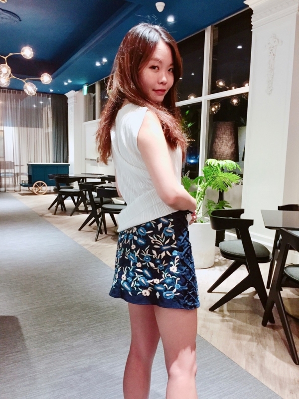 一種戀人以上卻不是戀人的關係,是現代人的文字遊戲
