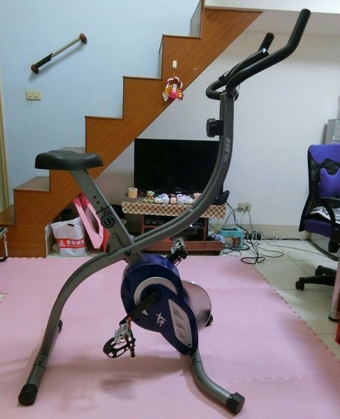 好吉康XR-SPIN競速飛輪健身車可站飛輪車,收折健身車在家運動完全不佔空間~