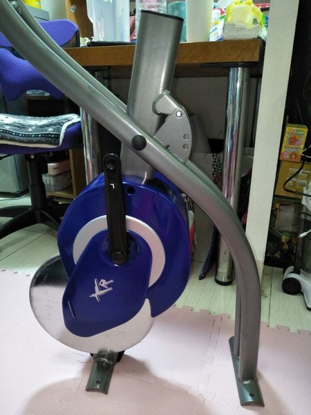好吉康XR-SPIN競速飛輪健身車可站飛輪車,收折健身車在家運動完全不佔空間~