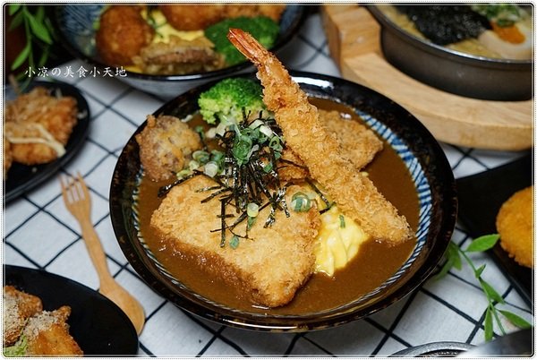 一中街平價美食║大阪拓海家,拉麵、丼飯份量十足,絕對抗漲價格降降降,就是要滿足學生、小資族的胃!