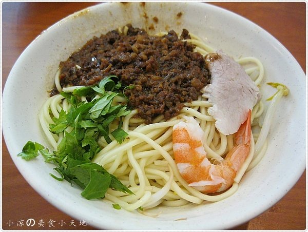 『台南。安平』周氏蝦捲VS所長茶葉蛋。超人氣台南安平小吃~(口感晚點補)