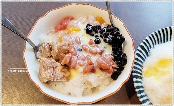 台中在地傳承第二代50年老味道冰店,以在地食材芋頭為主打,果汁剉冰一次達陣,呷涼消暑來這就對了!!