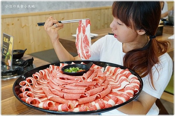 台中大坑美食║瀧厚鍋物,給我肉肉其餘免談!50盎司超人氣豬牛雙拼,肉食系最愛!大胃王等你來挑戰!