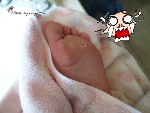 【手腳保養】ㄧ個塑膠袋就能幫手腳做SPA,變的幼綿綿