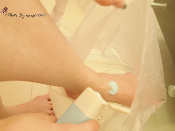 【手腳保養】ㄧ個塑膠袋就能幫手腳做SPA,變的幼綿綿