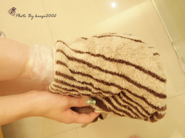 【手腳保養】ㄧ個塑膠袋就能幫手腳做SPA,變的幼綿綿