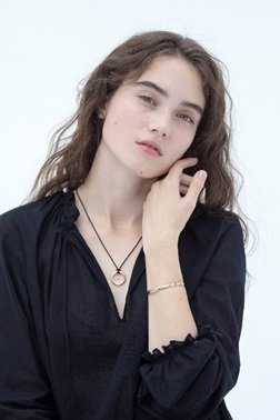 agnès b. BIJOUX 帶你體驗法式情人節的浪漫 !