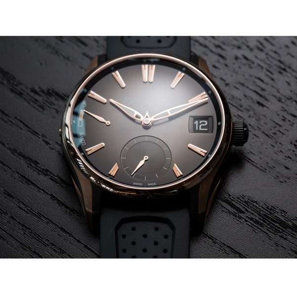 H. MOSER & CIE. 穿梭時空,旅行者的最佳時計伴旅-亨利慕時萬年曆腕錶