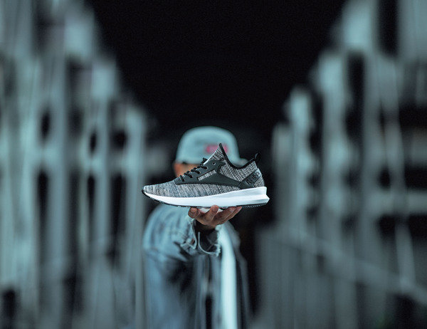 Reebok CLASSIC翻玩經典 ZOKU RUNNER邁向未來街頭鞋履 引領潮流全新登場