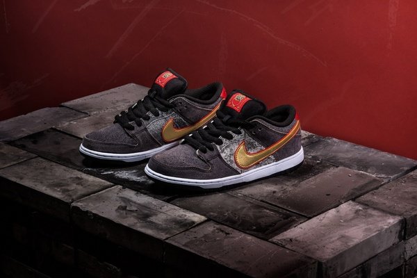 NIKE DUNK LOW PREMIUM SB QS滑板鞋