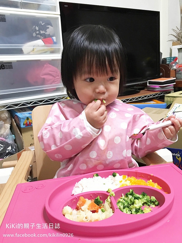 【讓寶寶自己吃飯的必備好工具】美國EZPZ 矽膠防滑餐具 ♥ 吸附力強!用餐不再一團亂
