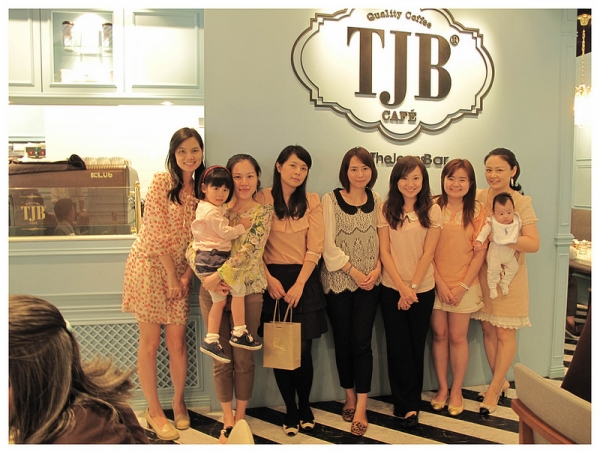 【慶生】祝我生日快樂!在Tiffany藍的夢幻餐廳。TJB Cafe(仁愛店)