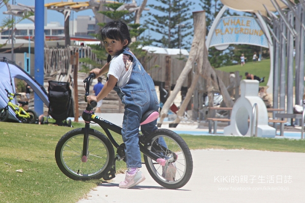 (4歲2個月) 大成功~學會騎二輪腳踏車!KUNDO SmartTrail 雙用車好厲害!