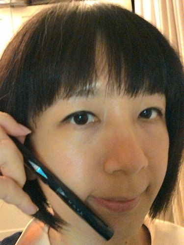 KATE「進化版持久液體眼線筆EX」~筆管格紋菱形設計。筆尖細軟好描繪