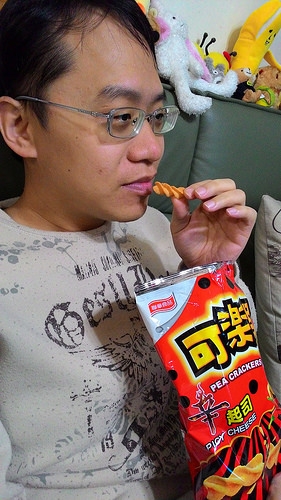 聯華食品可樂果 辛起司口味!辛辣夠味。一口接一口的休閒點心