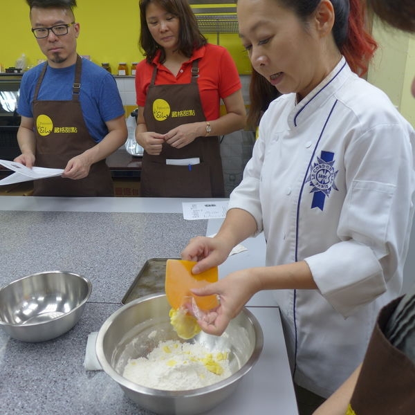 OLEV 奧斯卡國際英語村/動手做甜點英語活動/葳格甜點 Patisserie d’Echo/法國藍帶廚藝學校烘培老師Echo