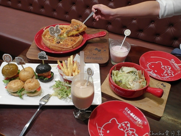 貓奴們注意!林口三井outlet主題餐廳-Hello Kitty Red Carpet美式餐廳餐點表現不錯~