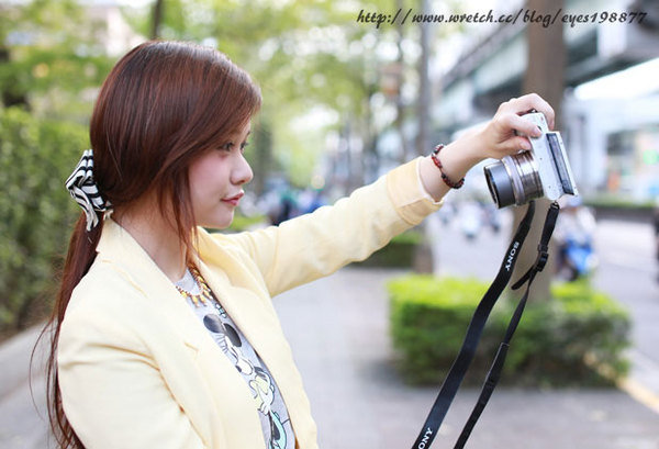 3C♥帶小單眼Sony NEX-3N出去玩-自拍方便簡單又輕巧。