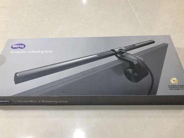 【護眼好物推薦】WiT ScreenBar 全球第一盞不佔空間螢幕智能掛燈