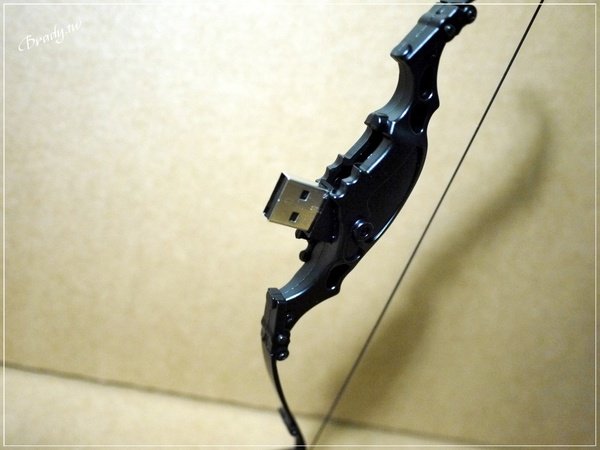 开箱* 鹰眼弓,浩克手,钢铁人胸甲随身碟试用介绍 《复仇者联盟2》3c小