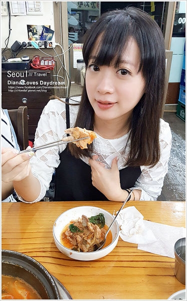 韓國 ▍首爾站 樂天超市旁24小時營業 ♥龍山元祖馬鈴薯排骨湯♥ 無敵好吃,會想念的味道