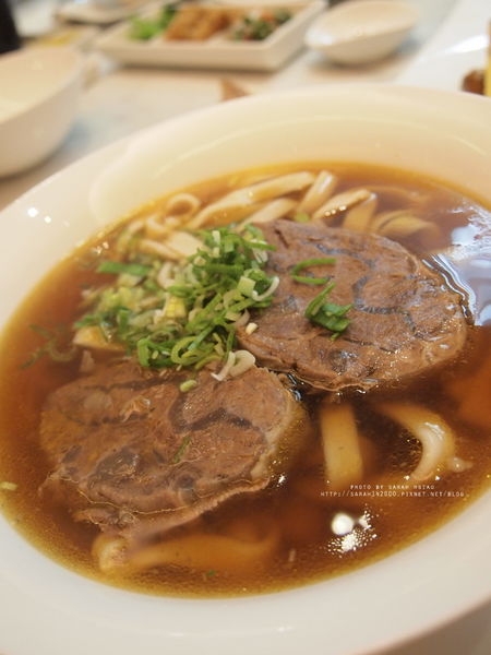 【台北大安│天下三絕麵食館】真材實料沒有人工加味的厚切牛肉麵