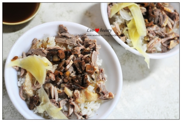 (高雄)三民市場之噴淚鴨肉飯!