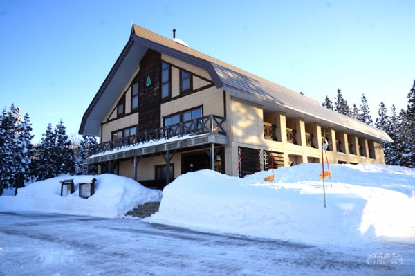 なべくら高原.森の家 (鍋倉高原森之家)▋長野縣~可住多人的獨立小木屋,冬天被白雪覆蓋成為銀白色的世界,夏天則是森林健行的好地方