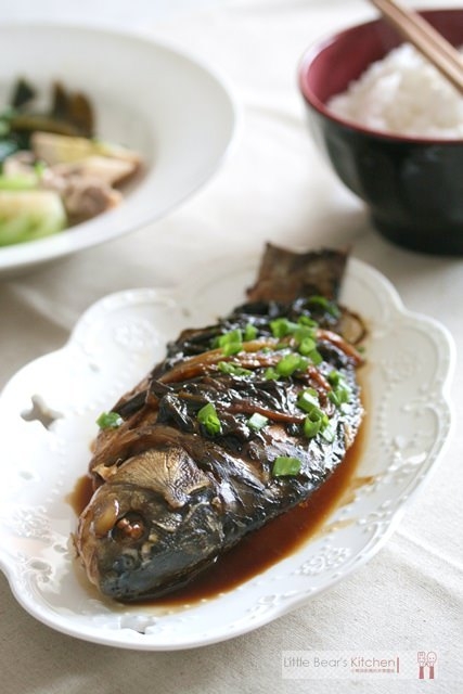 【食譜】據說很美味的—蔥烤鯽魚