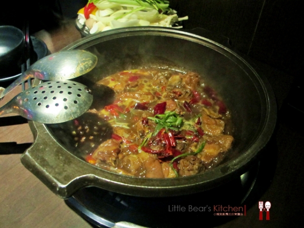 【食記】瘋麻辣—-花雕雞,膠原美人湯,三種冰淇淋(莫凡比,索比卡)吃到飽