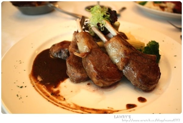 「市政府站」LAWRY'S勞瑞斯牛肋排餐廳