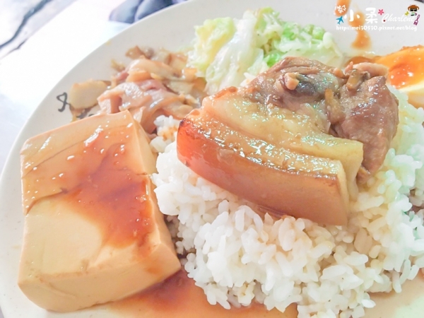 【宜蘭市】東北角招牌魯肉飯/焢肉飯/豬腳飯-簡單的美味,學生尚歡喜銷魂小吃店~食尚玩家推薦庶民美食!