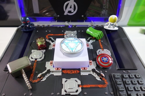 超炫 IRON MAN 3 微型方舟反應爐 隨身碟開箱