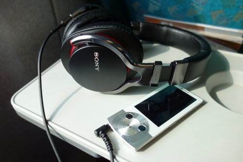 「HD高解析驅動單元」Sony MDR-1R 耳罩式耳機