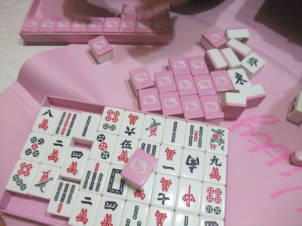 Hello Kitty麻將組!打牌也可以很公主!