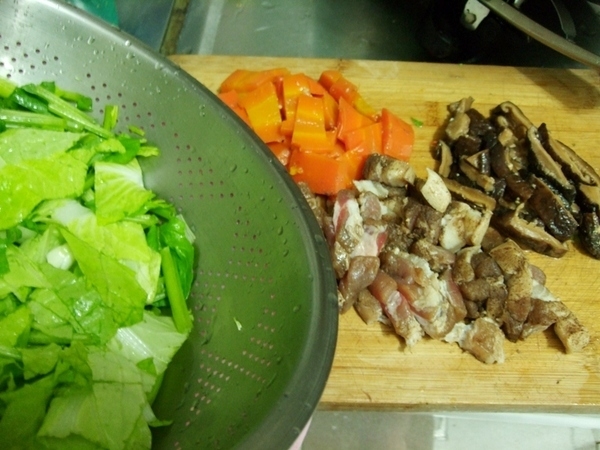 焗烤奶油白菜.蝦丸湯.香菇豆腐滷肉.綜合鹹粥(相同食材變化使用)