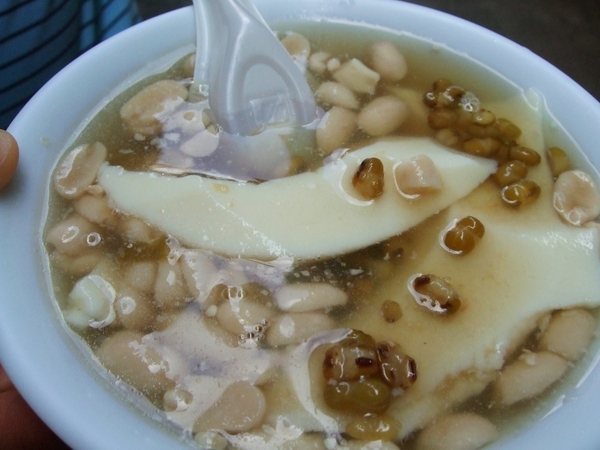 味蕾最愛你:民生西路178巷豆花推車